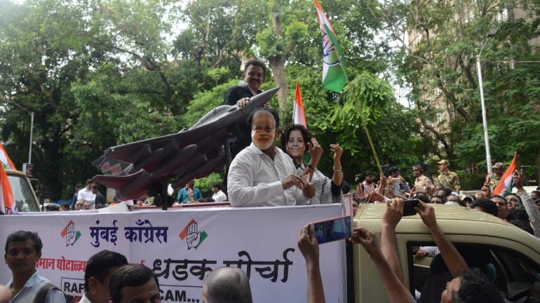 All those who are involved in the Rafale scam will be portrayed by professional theater artists: Sanjay Nirupam All those who are involved in the Rafale scam will be portrayed by professional theater artists